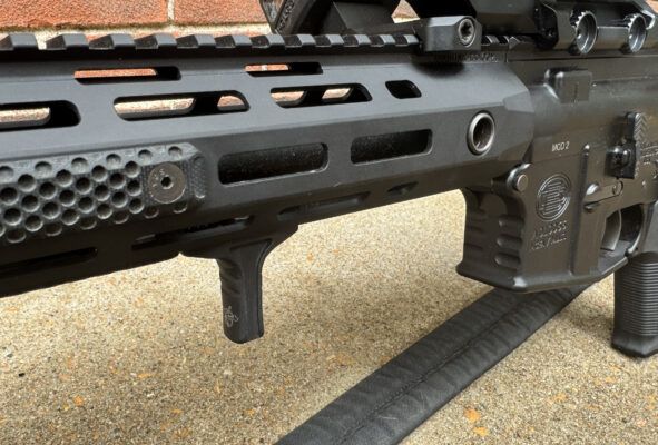 ar-15 handstop vs. vertical foregrip