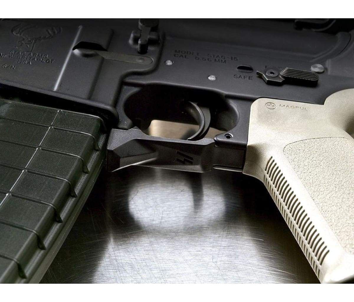 strike-industries-m4ar-15-cobra-fang-trigger-guard-with-magwell-feature-ar15discounts_607-3